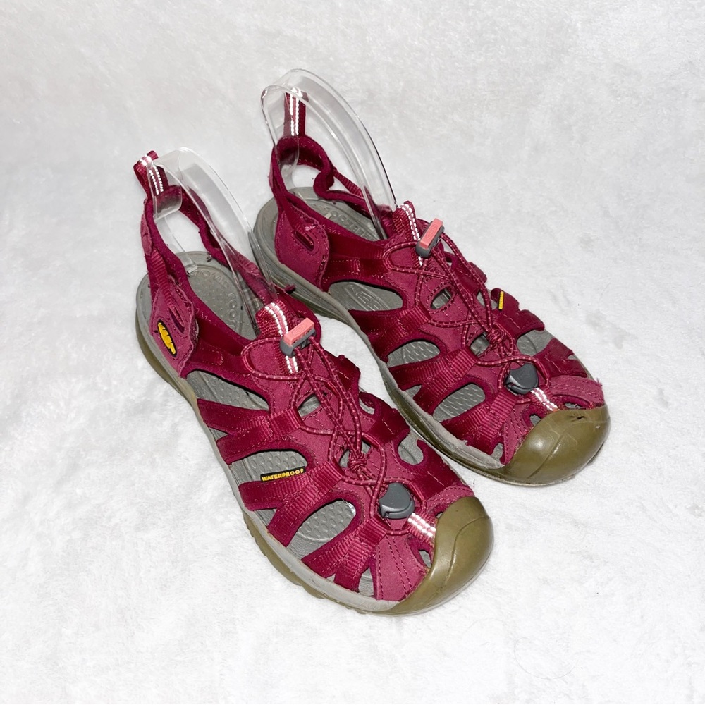 Keen Whisper Women’s Beet Red Honeysuckle Hiking Sandal Water Shoe Sz 8